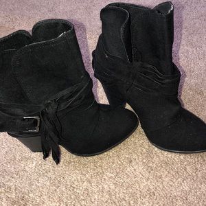 Heeled boots
